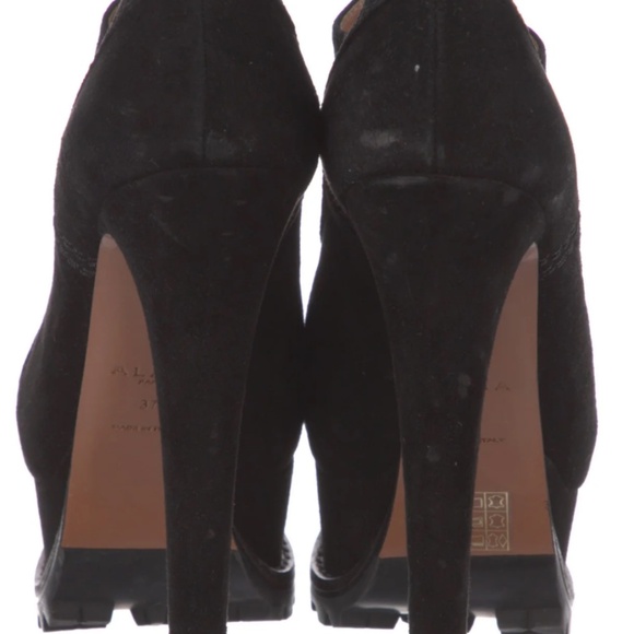 Alaïa Suede Lace-Up Boots - Picture 2 of 5